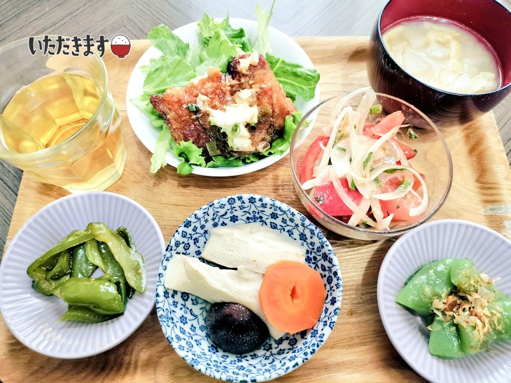 corocoro_sub's tweet photo. 高野豆腐大好きなんですが、自分で作るとキシキシした食感になるのが謎で��つもお惣菜を買うか悩んでいましたが、ついに解決！砂糖で煮てから味付けしたら本当にぷるぷるになりました〜😳✨

今回上白糖で煮て成功したので、次はラカントだとどうなるか実験です。後はどこまで甘みを減らせるか🤔 https://t.co/B5DdfYkzAk