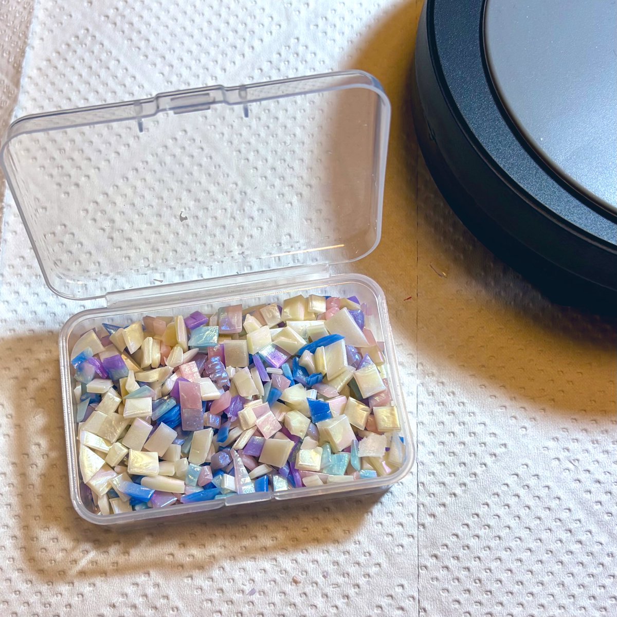 june21pd's tweet photo. かぼさんの動画を見て早速オーロラの種を作ってからの〜すりきりセパレートしてみた😊
チョキチョキ✂️するの楽しかったしこのひと手間でこの後のタイパとコスパがかなり良くなったと思います☺️

#シーリングスタンプ 
#かぼ沼 https://t.co/4d3IXKFfFh