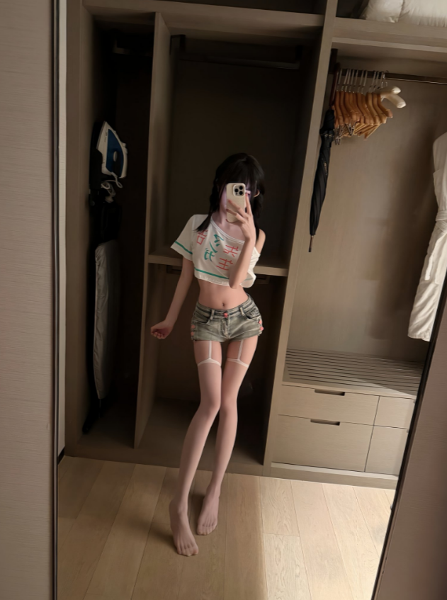 Sissy4135178042's tweet photo. コスプレしてないとただのチビ女です https://t.co/wAm4zeDSHr