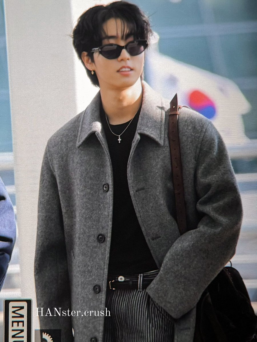 sungleebit's tweet photo. “this is not his style” ok. https://t.co/YXs0w95I3c