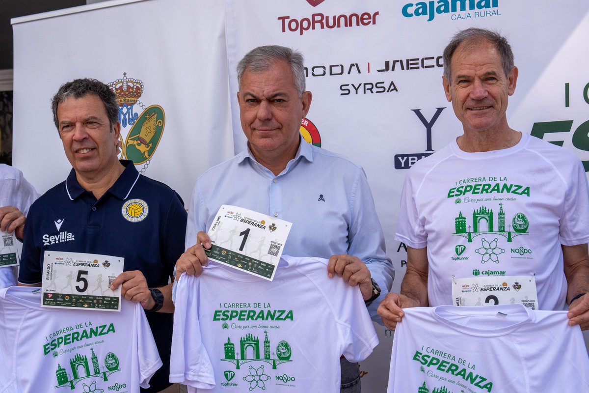 Hdad_Macarena's tweet photo. 🟢 #ICarreradelaEsperanza | Más de mil corredores se dieron cita el pasado domingo, 14 de junio, para protagonizar una jornada histórica de convivencia, deporte y compromiso social organizada por la Hermandad de la Macarena.

🔗  https://t.co/JJ8PJAHx8Y

El circuito de 6 kilómetros, que ya lleva oficialmente el nombre del legendario atleta Abel Antón —encargado de inaugurarlo junto al alcalde de Sevilla y nuestro Hermano Mayor—, fue el escenario de una competición ejemplar donde el mayor premio fue la causa solidaria que nos movía.

Felicidades a todos los vencedores y nuestro más sincero agradecimiento a los voluntarios y a todas las instituciones y entidades patrocinadoras que han hecho posible este evento. Vuestra generosidad demuestra que Sevilla sigue corriendo con Esperanza.

La primera meta se ha alcanzado. Iniciamos desde hoy los preparativos para la segunda edición.

📸 @EmilioDiaz87 / @herran_murillo / @andres__vf