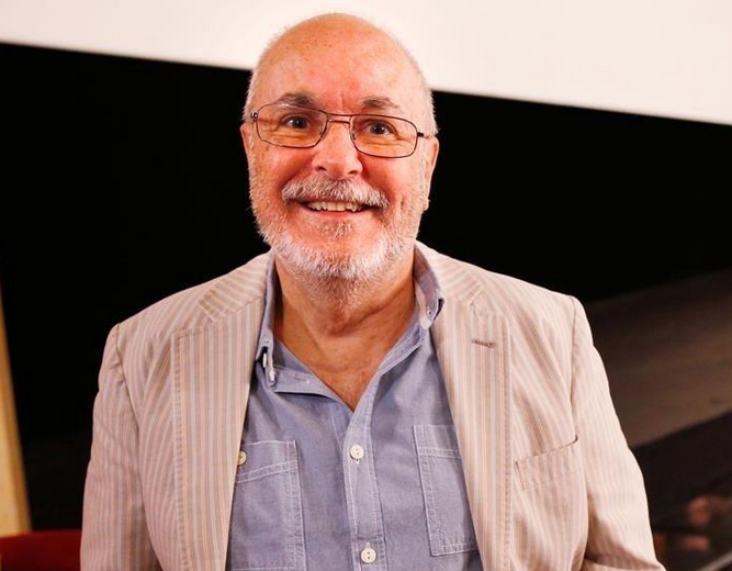 Virgili7's tweet photo. 1. Jaume Tribó (entrevistat aquest dissabte per Jordi González a Col·lapse, a TV3) ens va fer saber una cosa de què algú potser no es va adonar i que per això vull recalcar: el seu ofici (que ha exercit al Liceu durant 50 anys) s'anomena CONSUETA.

Ell va dir que CONSUETA és + https://t.co/TrsMvnU0jJ