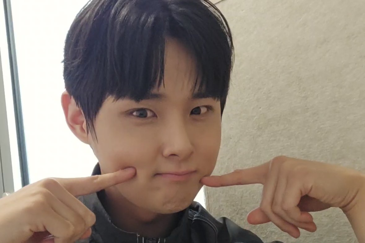 specialday_vo's tweet photo. 아 나 지금 너무너무 즐거움😘 https://t.co/3nRpBDPHmQ