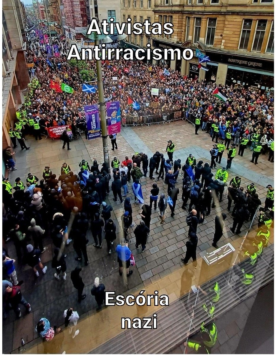 WalterDomings's tweet photo. Ontem, no centro de Glasgow, na Escócia🏴󠁧󠁢󠁳󠁣󠁴󠁿, enquanto um pequeno grupo de porcos racistas gritavam slogans islamofóbicos e faziam saudações nazis, os antirracistas respondiam com cânticos de boas-vindas aos imigrantes e entoavam unanimemente o slogan: "escória nazi, fora das nossas ruas!"
