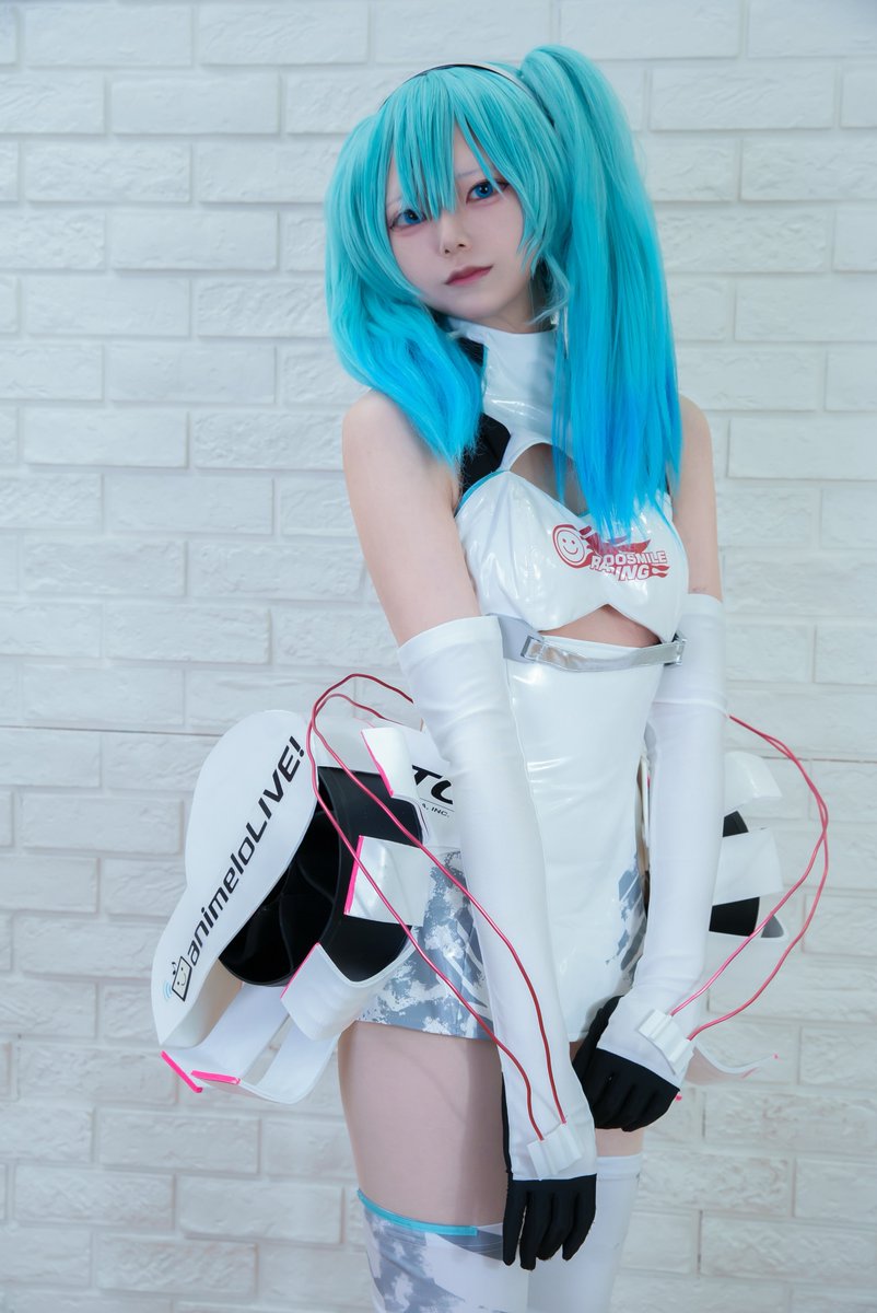 ra1kaA's tweet photo. Cosplay ／ 初音ミク

レーシングミク2014

 #0613歴代レーシングミク全員集合 https://t.co/BiIPA2MyLs