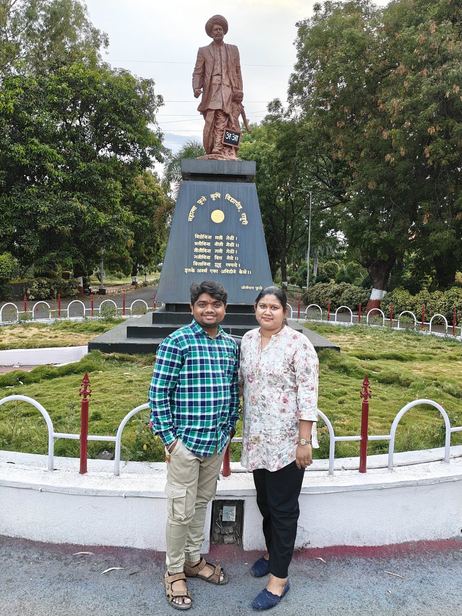 The_Pranit's tweet photo. प्रिय अप्पू... 💞

मैत्रीच्या सहप्रवासाची 14 वर्षं (चढ-उताराची आणि समांतर परंतु जिव्हाळ्याची) आणि विवाहानंतरच्या प्रेमळ सहपजीवनाची 6 वर्षं आज आपण पूर्ण केली. 💕

कधी तारेवरची कसरत करत आणि ऊन-वारा-पाऊस झेलत केलेला अथक प्रवास... तर कधी आल्हादायक आणि अलगदपणे झालेला सौम्य प्रवास... https://t.co/1e6TH139N6