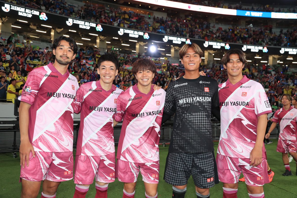 ryo2000shio's tweet photo. Ｊリーグオールスター DAZN CUP 🥈

60,000人を超える観客の皆さんの前でプレーすることができ、めちゃめちゃ幸せな時間でした！！

この大会の開催にあたりご尽力いただいた関係者の皆様、そしてファン投票で選んでくださった皆様、本当にありがとうございました！

#ＪリーグオールスターDAZNカップ https://t.co/wxfL68a2yd