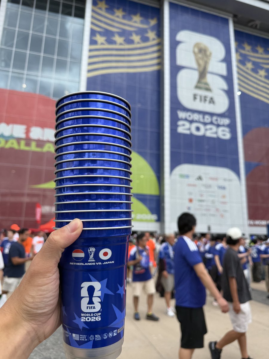 inabasls's tweet photo. 一夜明けて。
初めてのW杯、最高の体験でした
色々あったけど、来て良かった、来れて良かった…

終盤は本当にホームみたいな雰囲気で、同点ゴールの瞬間はマジでやばかった

また4年後、絶対来よう https://t.co/arMfzG1Qmb