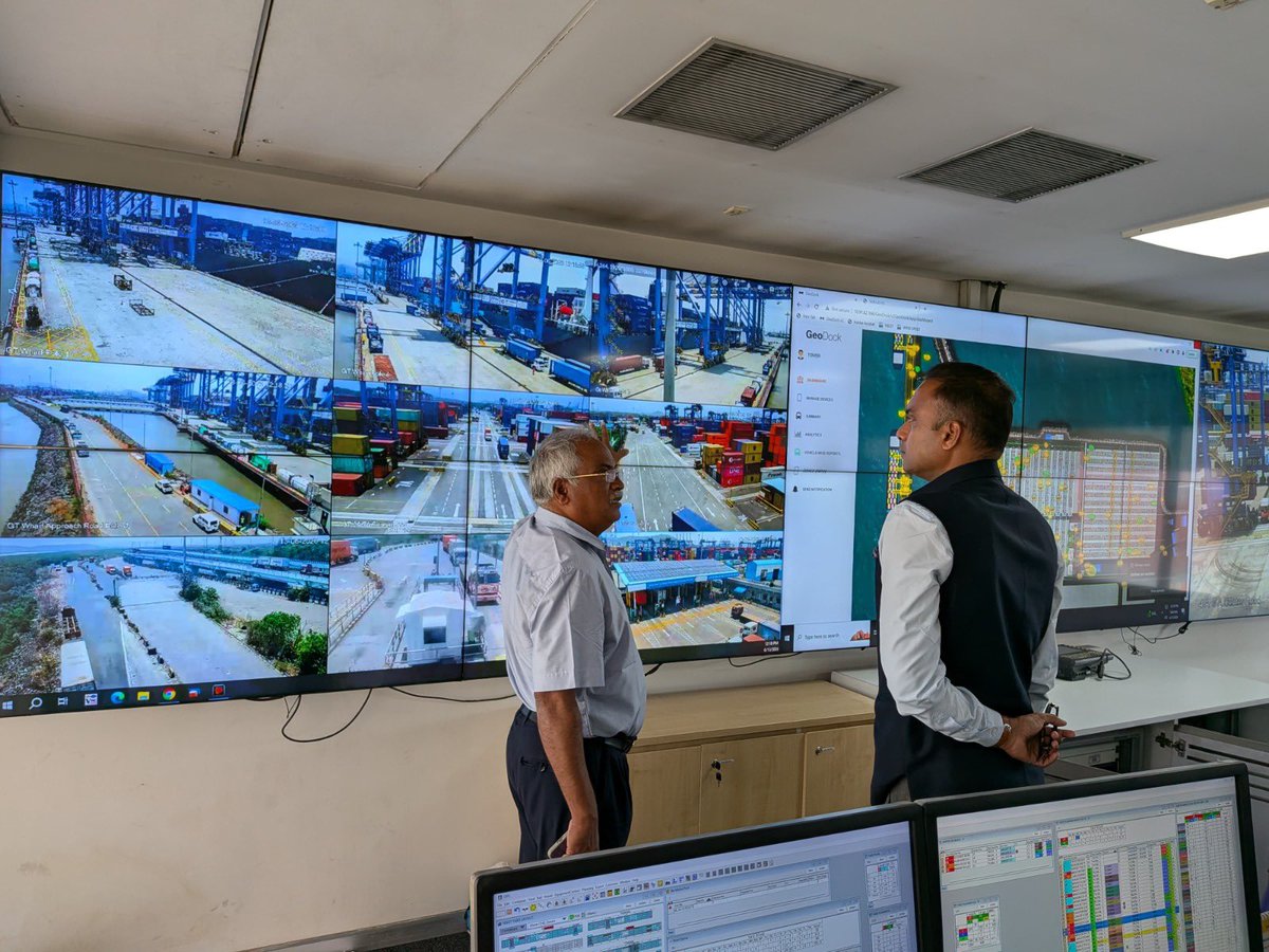 JNPort's tweet photo. JNPA was honoured to host Shri Rajesh Soundararajan, IAS, Deputy Chairperson, VOCPA (@vocpa_tuticorin). He was warmly welcomed by our Deputy Chairperson, Shri Ravish Kumar Singh, IRTS. The visit included a comprehensive port tour, where he was given insights into JNPA's cargo operations and key infrastructure facilities.

He also visited the JNPA Seafarers' Club and the Centralized Parking Plaza, gaining a closer understanding of the port’s commitment to operational excellence and seafarers' welfare.

#JNPA #VOChidambaranarPortAuthority #Tuticorin #MajorPorts #Infrastructure