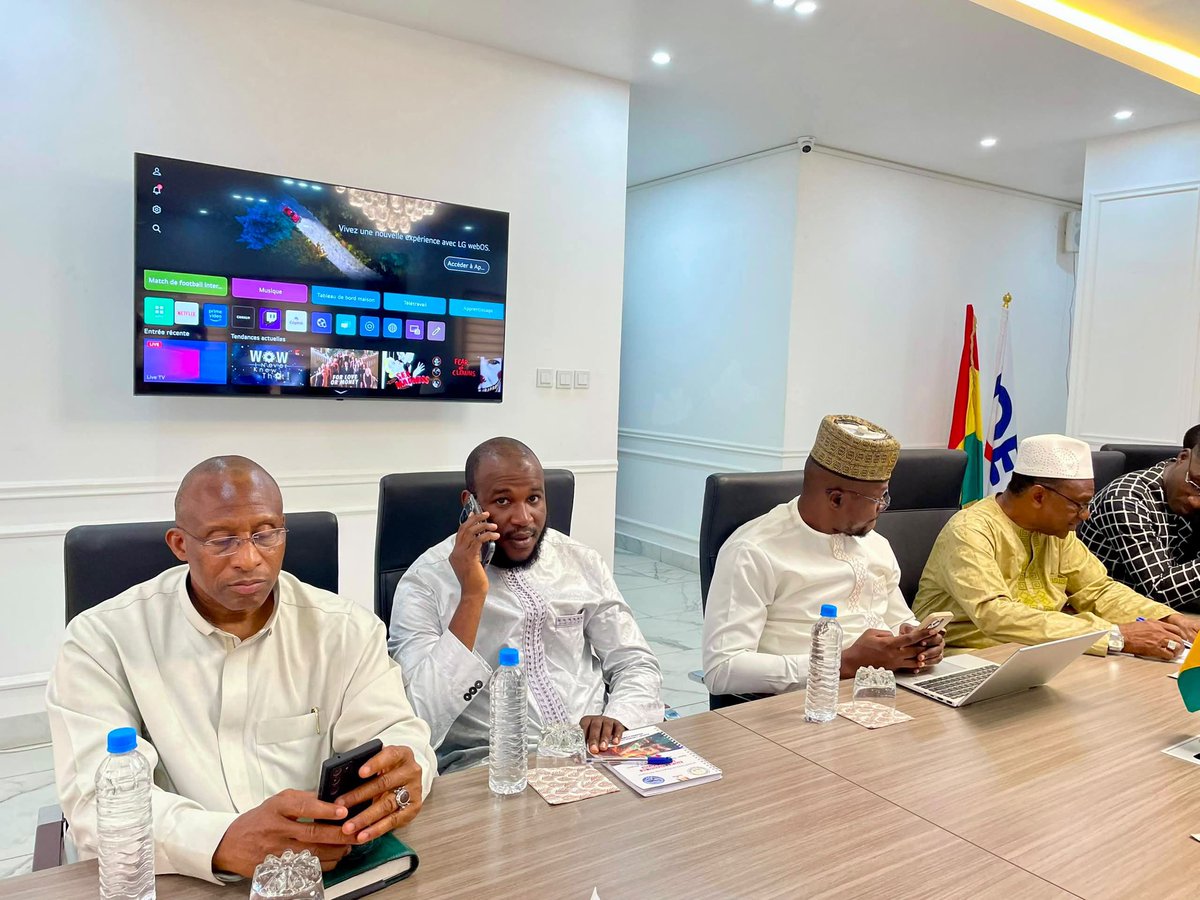 INSGN224's tweet photo. PREMIER RECENSEMENT GÉNÉRAL DES ENTREPRISES : L’INS MÈNE UNE CONCERTATION STRATÉGIQUE AVEC LA CGE-GUI
https://t.co/l7hyYuQm7z
#Guinee224 #RGE_1 #CGEGUI #Simandou_2040 https://t.co/bNeZWuGYoe