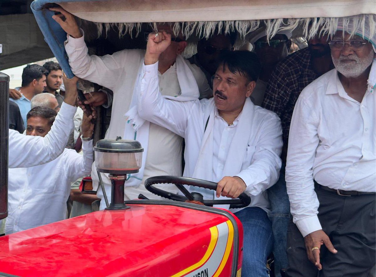 AmitChavdaINC's tweet photo. जय जवान 
जय किसान https://t.co/LtQfQNDSpE