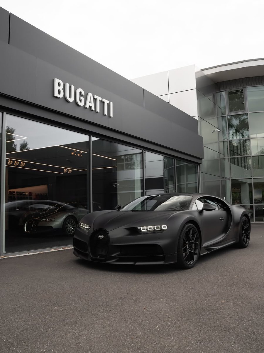CarsUniquee's tweet photo. Bugatti Chiron Noire https://t.co/rPzYXfhdGX