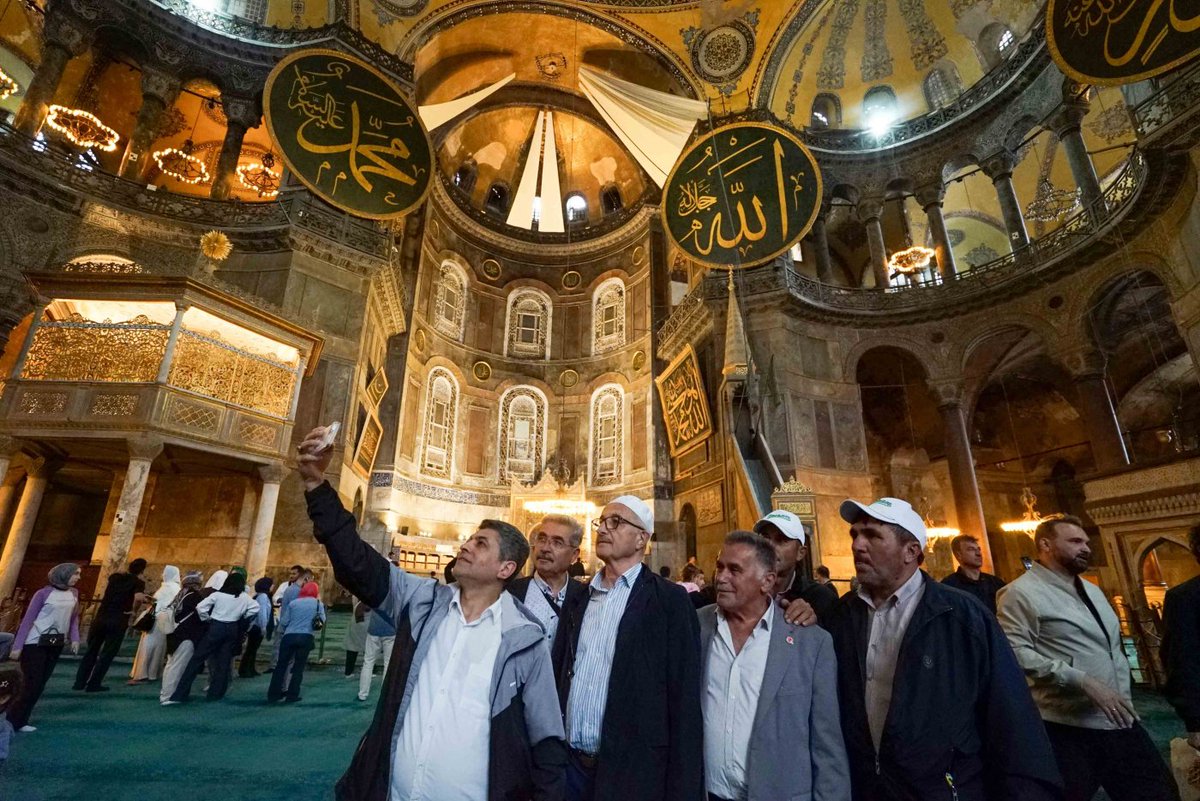 RasyonelH's tweet photo. Meram Muhtarları İstanbul’u Fethetti! Ayasofya’dan Boğaz Turuna Unutulmaz Yolculuk… https://t.co/7dVk1FhohZ 
#konya #meram #muhtarlar #istanbul #gezi @MustafaKavus @MeramBelediyesi https://t.co/NxPFILWdAN