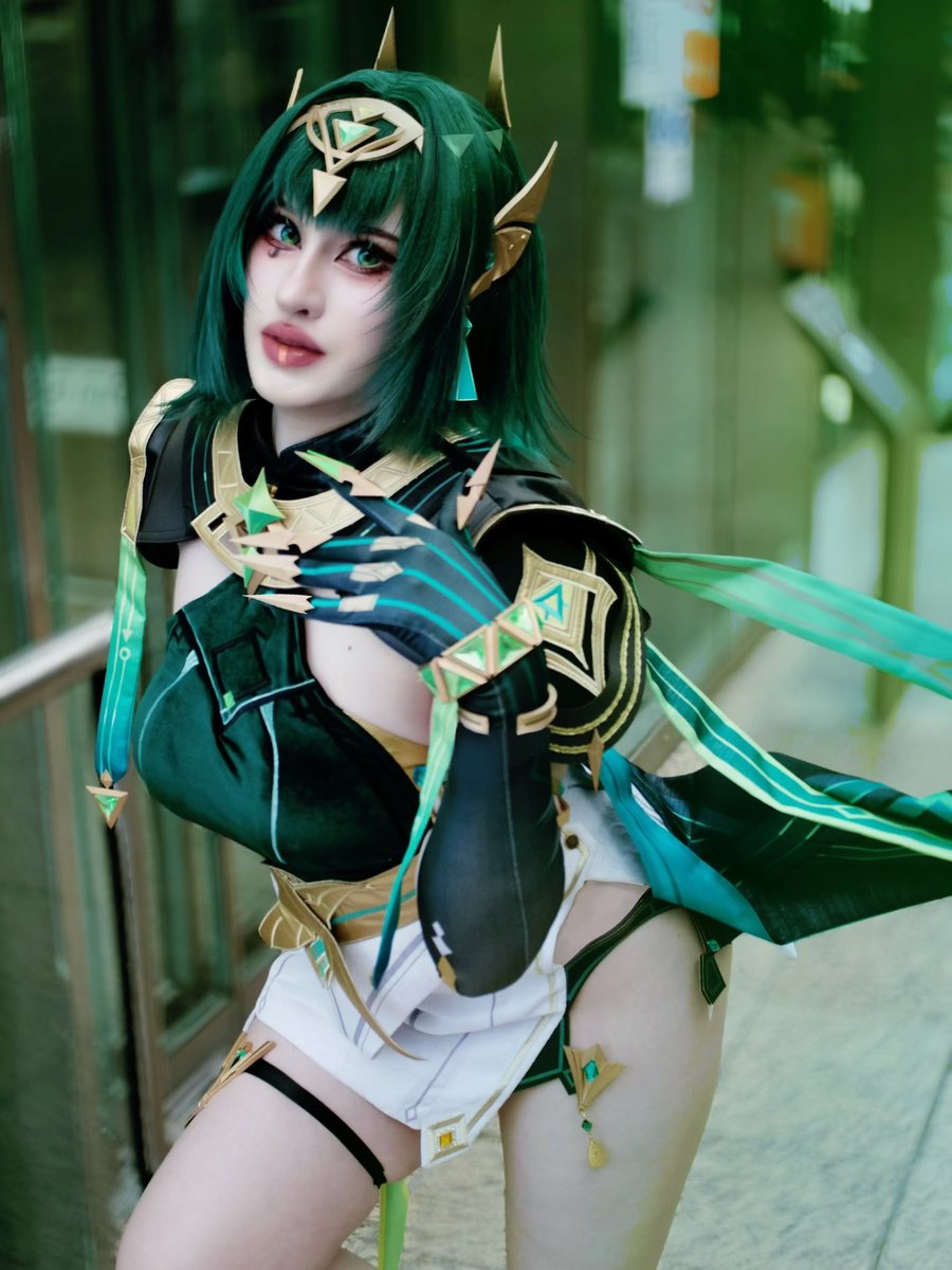 pltjuh's tweet photo. Nefer cosplay 💚 

#genshin #GenshinImact https://t.co/yWyV18J4ih
