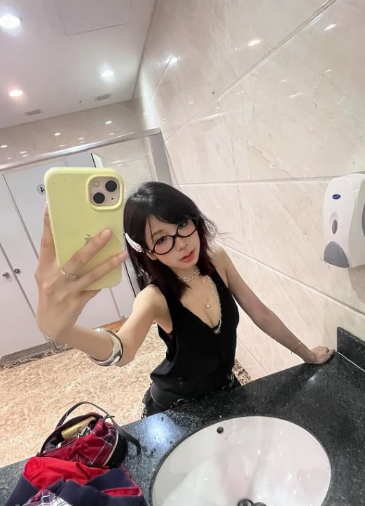 emnubando's tweet photo. Public nvs hong https://t.co/1pzn0NPxWU