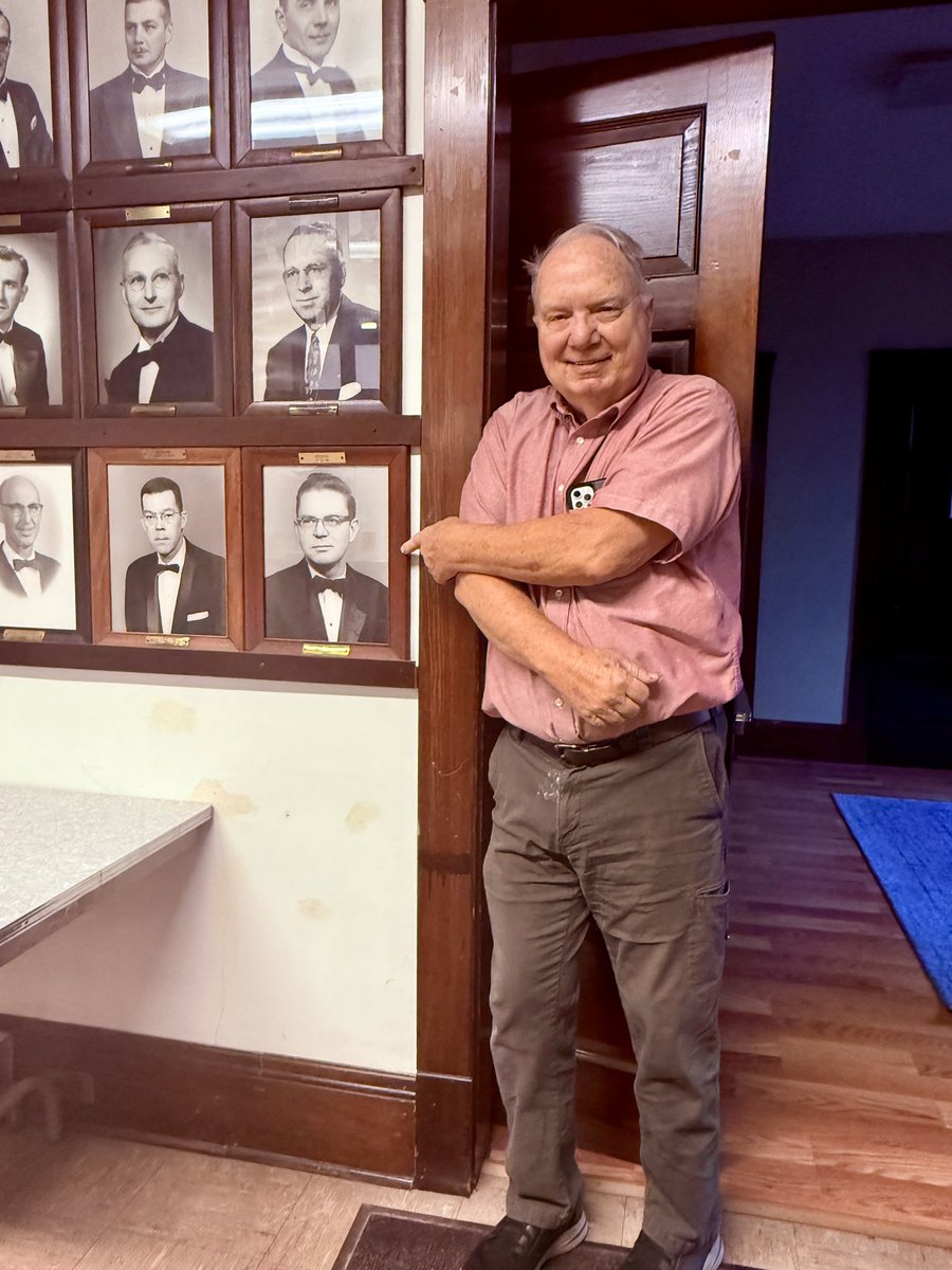 SkrticX's tweet photo. Great seeing Ross Bassett again as he gave me an amazing tour of the West Park Masonic Temple at 15500 Triskett Rd. A true West Park historian, Ross has spent 35+ years preserving stories, from John Marshall High School history to the West Park Historical Society. https://t.co/F8Et023XQX