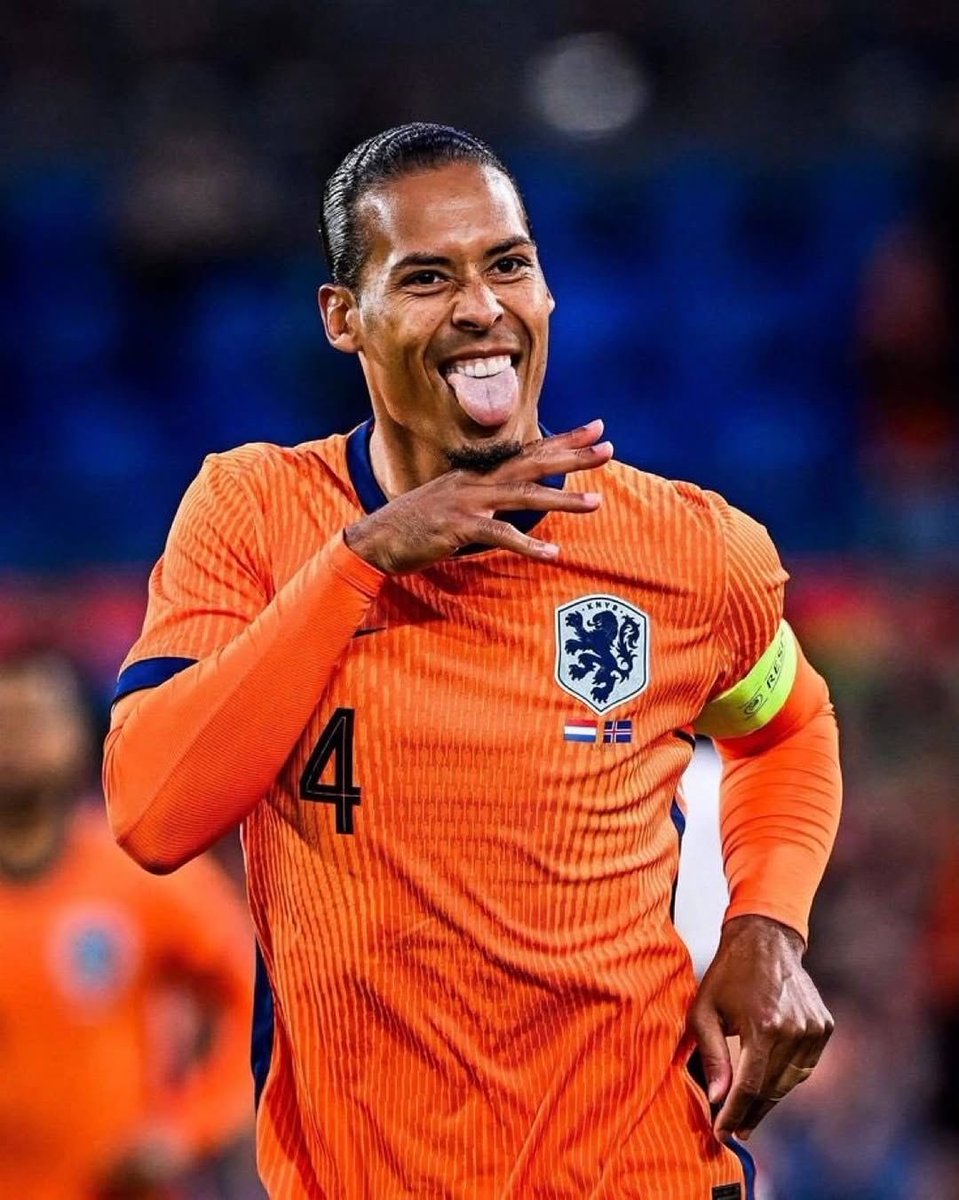EPL_Gunlukleri's tweet photo. 📌 Maçlardaki ‘su molaları’ hakkında

🗣️ Virgil van Dijk: “Tempoyu yakalayan takımlar ve televizyonda izleyen insanlar için çok sıkıcı.

Gerçekten ‘su molası’ olsa sorun değil ama ne olduğunu hepimiz biliyoruz.” https://t.co/kULfpsnbQC