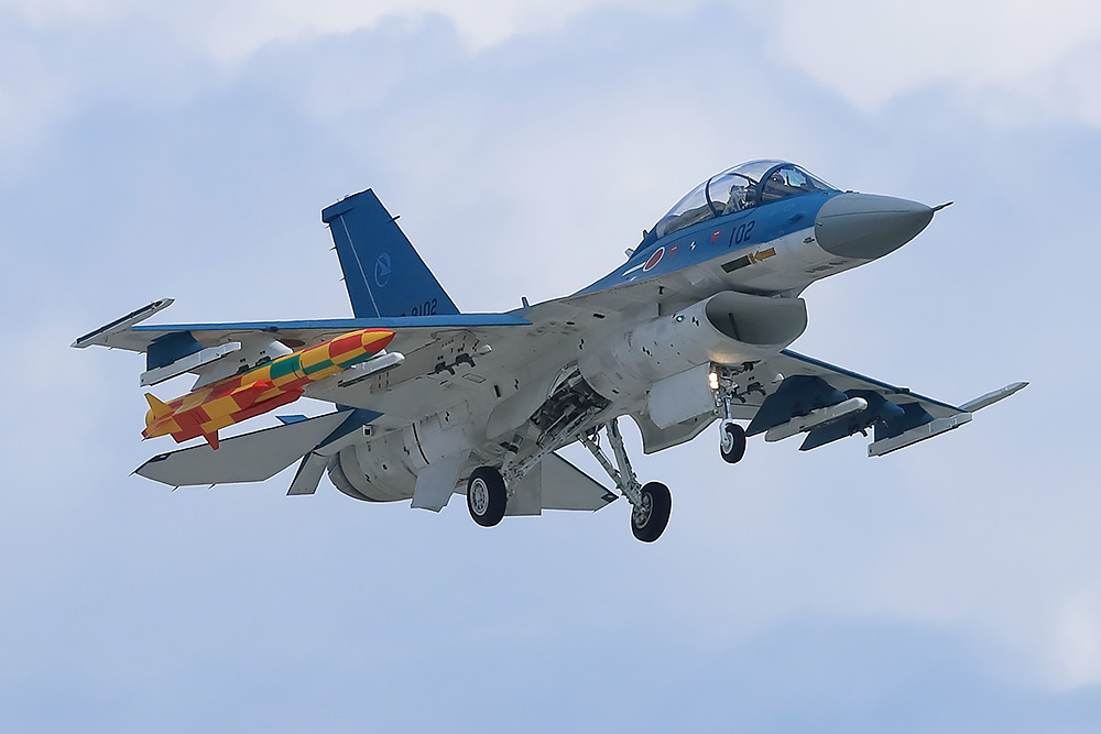 kotaken8022's tweet photo. 6/15(月)岐阜基地
F-2 102がASM-3KAIをつけて飛んでくれました。
タンクもカメラポッドも無しでミサイルつけて帰って来ました。 https://t.co/hta9N4M9Rf