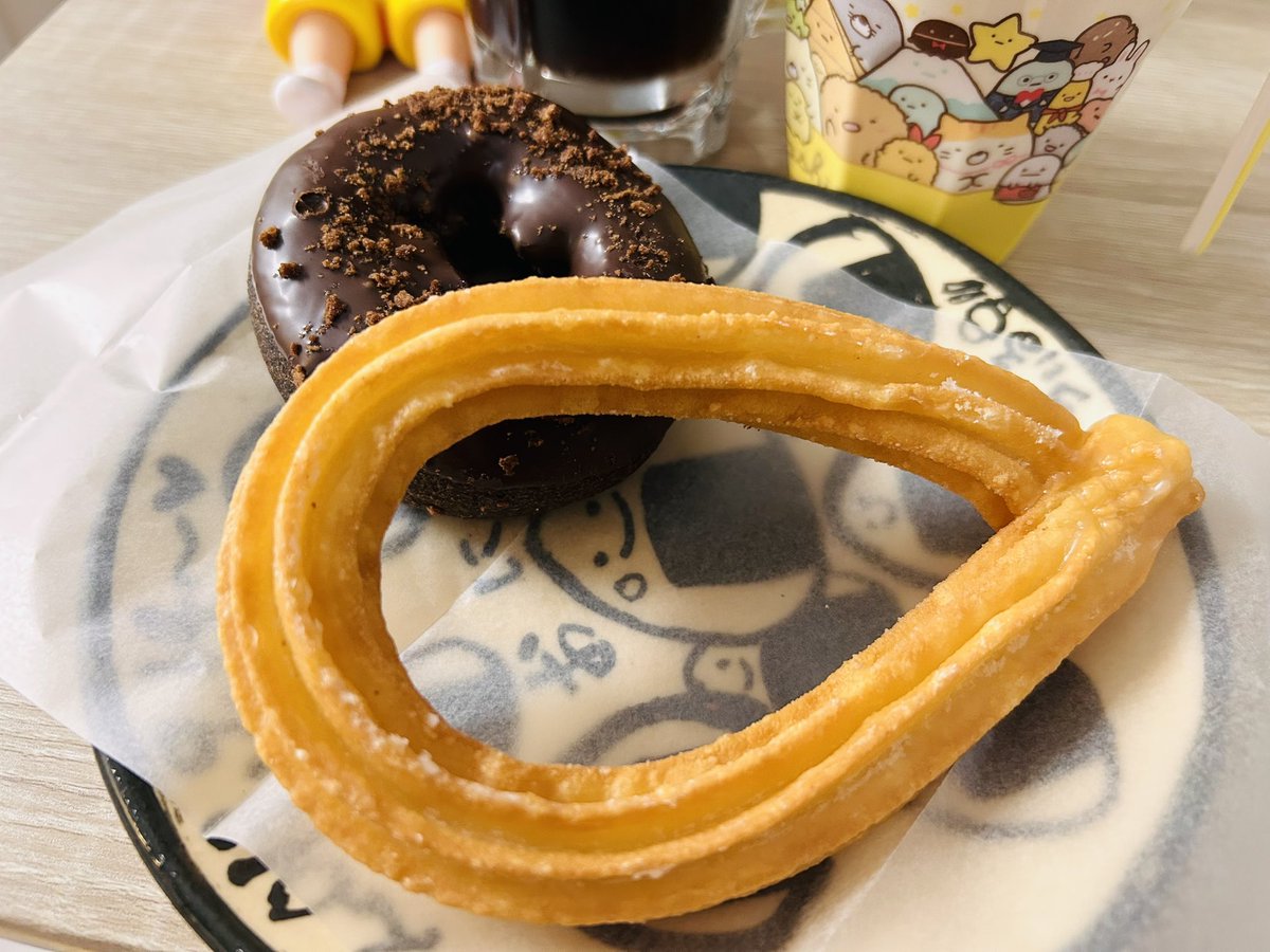 risa_fukuyoshi's tweet photo. こんばんは🌇

ドーナツ🍩は
手づかみで食べるほうがおいしい。 https://t.co/RWX1yZT3WY