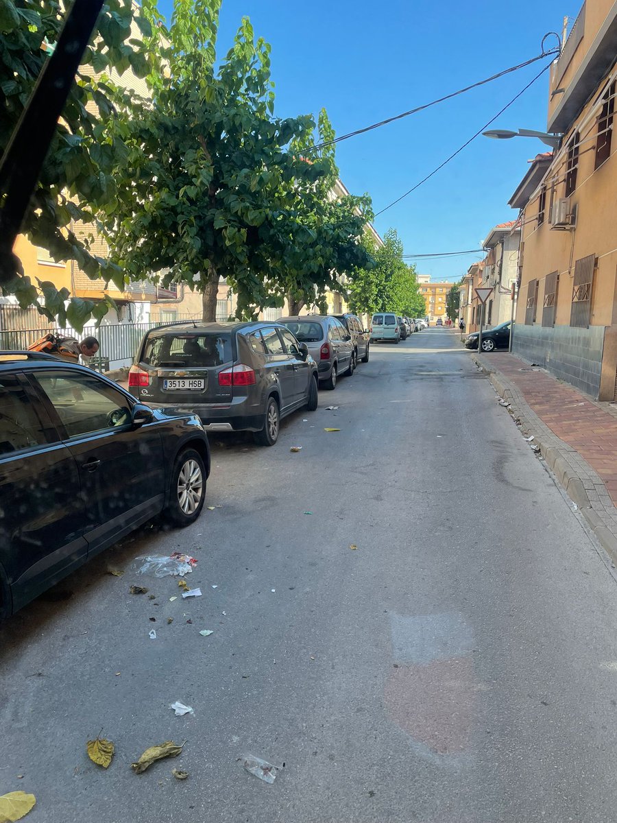 SercomosaN's tweet photo. ✅Limpieza mixta en el barrio de Fátima, utilizando peón con soplador para acceder a zonas de difícil acceso y barredora mecánica para el barrido y aspirado de la vía pública.

#LimpiezaViaria #MolinadeSegura https://t.co/DFbpKLtgst