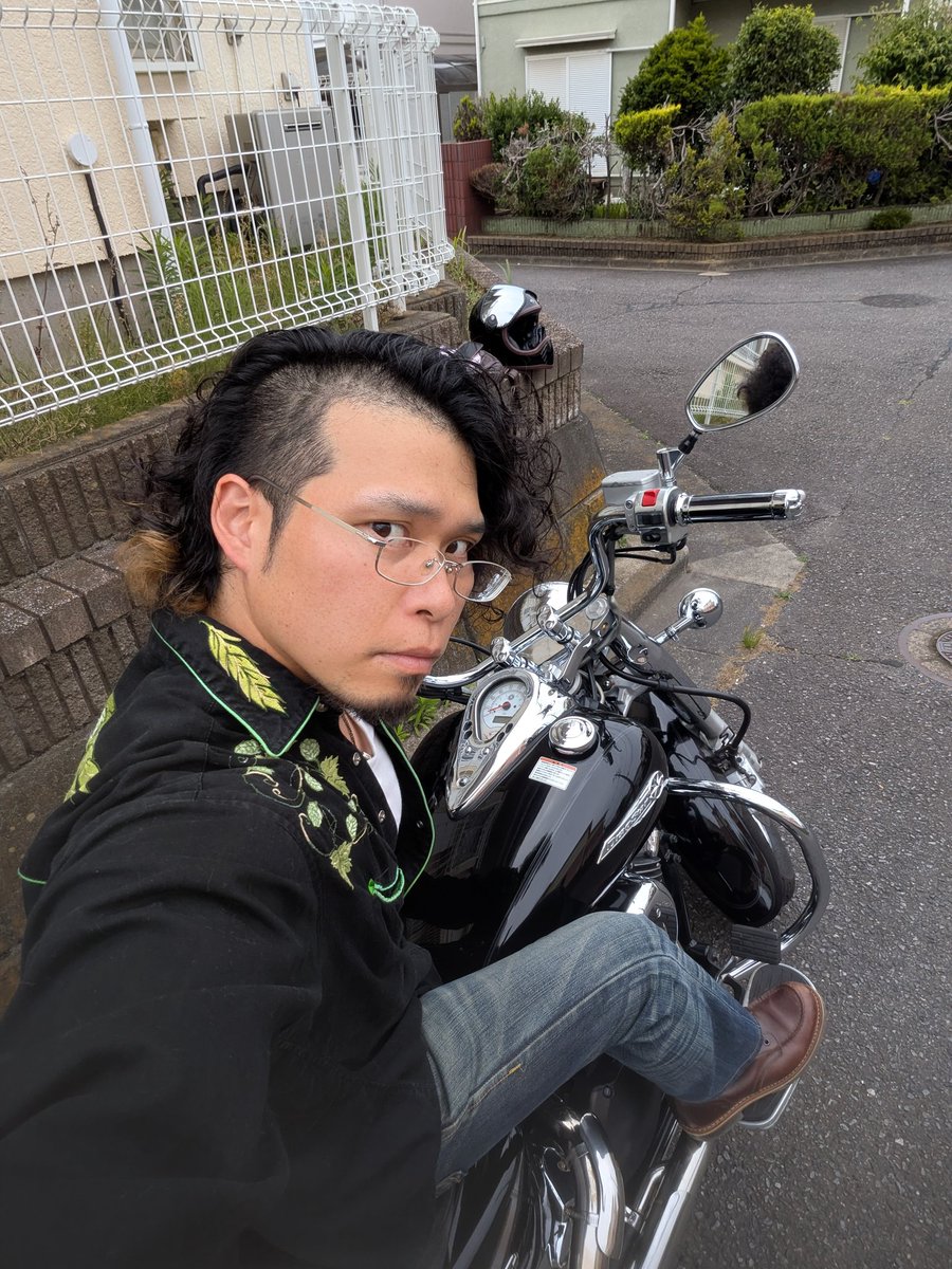 thirdman_tanaka's tweet photo. トレーニングしてツーリングして楽器弾いてそれでも大変悲しいこともあって…
変な部分でも生きてる実感を感じております🫣
おかげさまで色々加速させるギアが入りました🔥
トレーニングもバイクもバンドもまだまだやりますよ！
 #筋トレ
 #ダイエット
 #ドラッグスター
 #ブログ https://t.co/pEzdeHJMJm