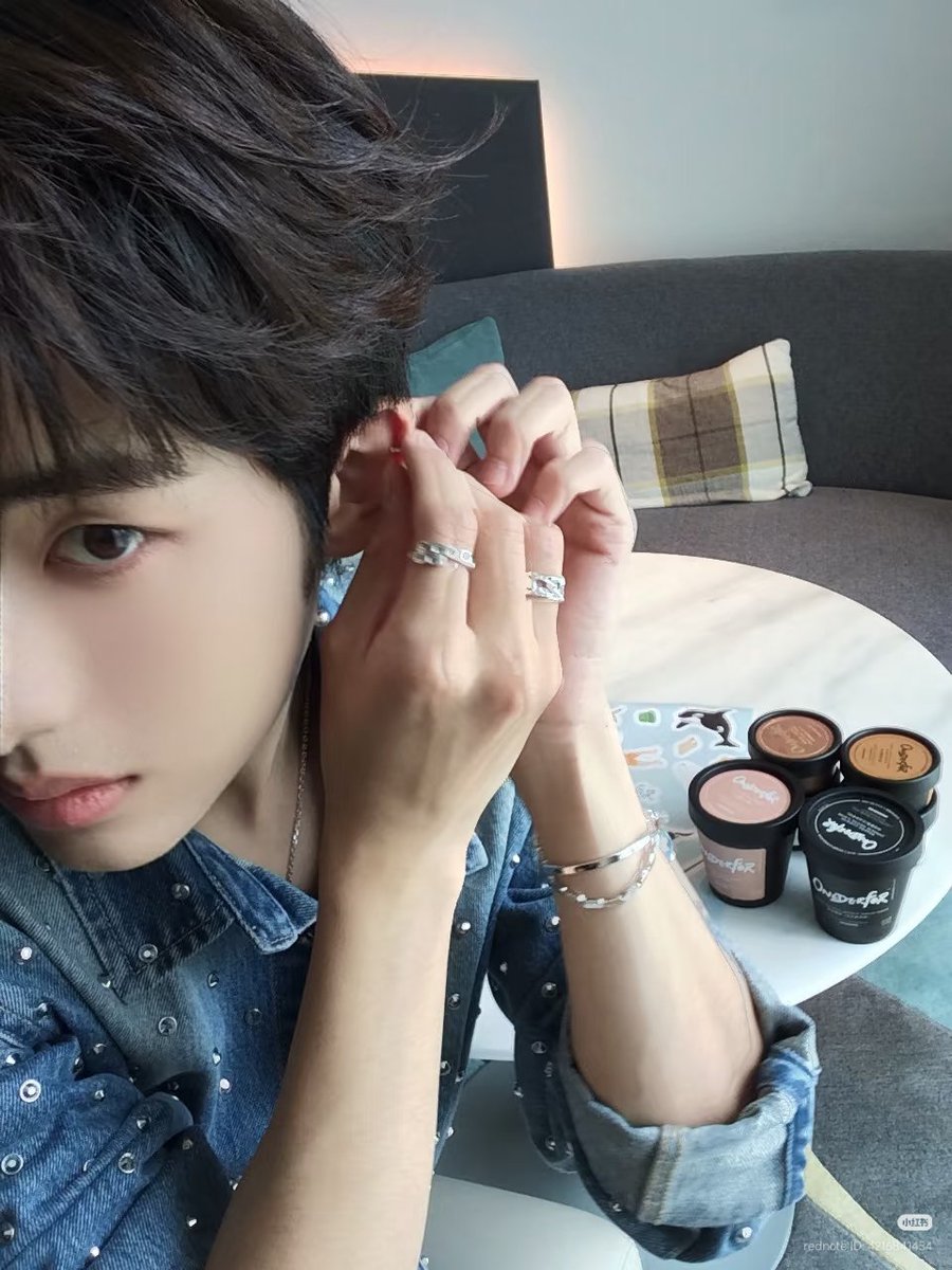 soonyunqi's tweet photo. #WINWIN #DongSicheng https://t.co/cpGjuobjjp
