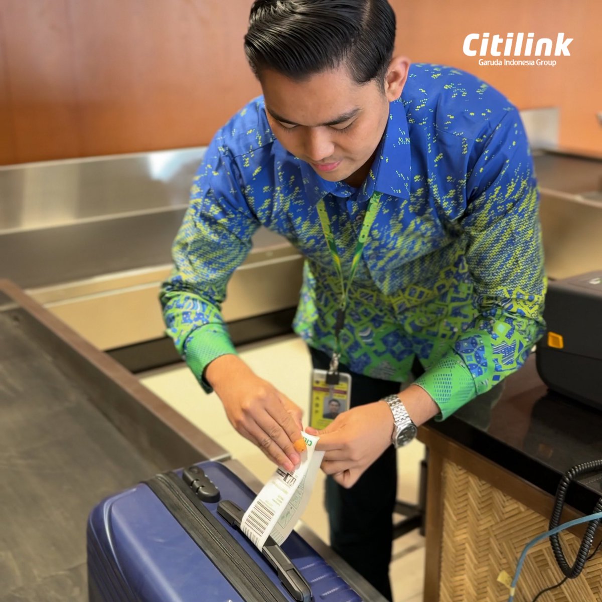 Citilink's tweet photo. Mau tipe yang suka nanya atau mandiri, yang jelas kenyamanan kita dari di darat sampai di udara itu emang udah disiapin matang-matang sama tim Citilink!

Di balik layar, mereka selalu mastiin semua aman biar perjalanan kamu tetap smooth✨💚 https://t.co/csN1uRe9wC