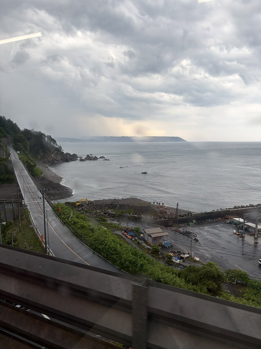 usui_tabimemo's tweet photo. 今日の五位堂【三陸鉄道など】
一ノ関からJR大船渡線→BRT→三陸鉄道→JR八戸線を経て青森県の八戸まで来ました。岩手の中でもトップクラスの難易度？が多分あるんじゃないかと思いました！流石岩手県、広い https://t.co/4Lvnn0i5FL