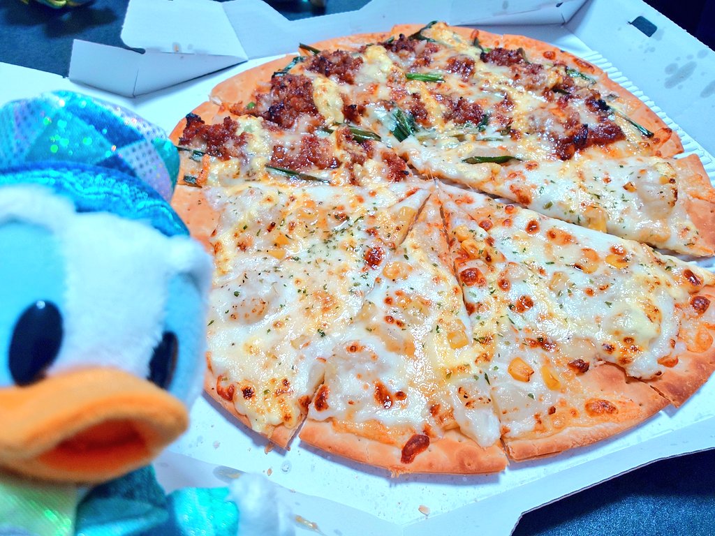 aderu666's tweet photo. 今日はピザなりぃ🍕ぐわっ🪿
#おうちご飯 https://t.co/w51kDw522R
