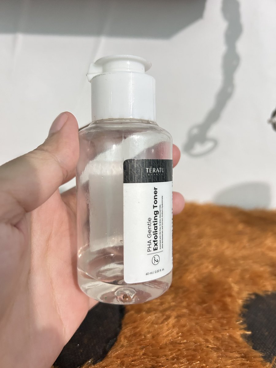 inimbapiaa's tweet photo. Siapa yang belum coba exfo toner teratu? HAYOO NGAKUU‼️😤

Please ini bagus banget guys. Bikin muka auto halus apalagi kalau besoknya mau makeup yang lumayan tebel, aku rekomendasikan malamnya pakai ini dulu bess 💞

#affiliate #zonauang https://t.co/vvkKsNSSXZ