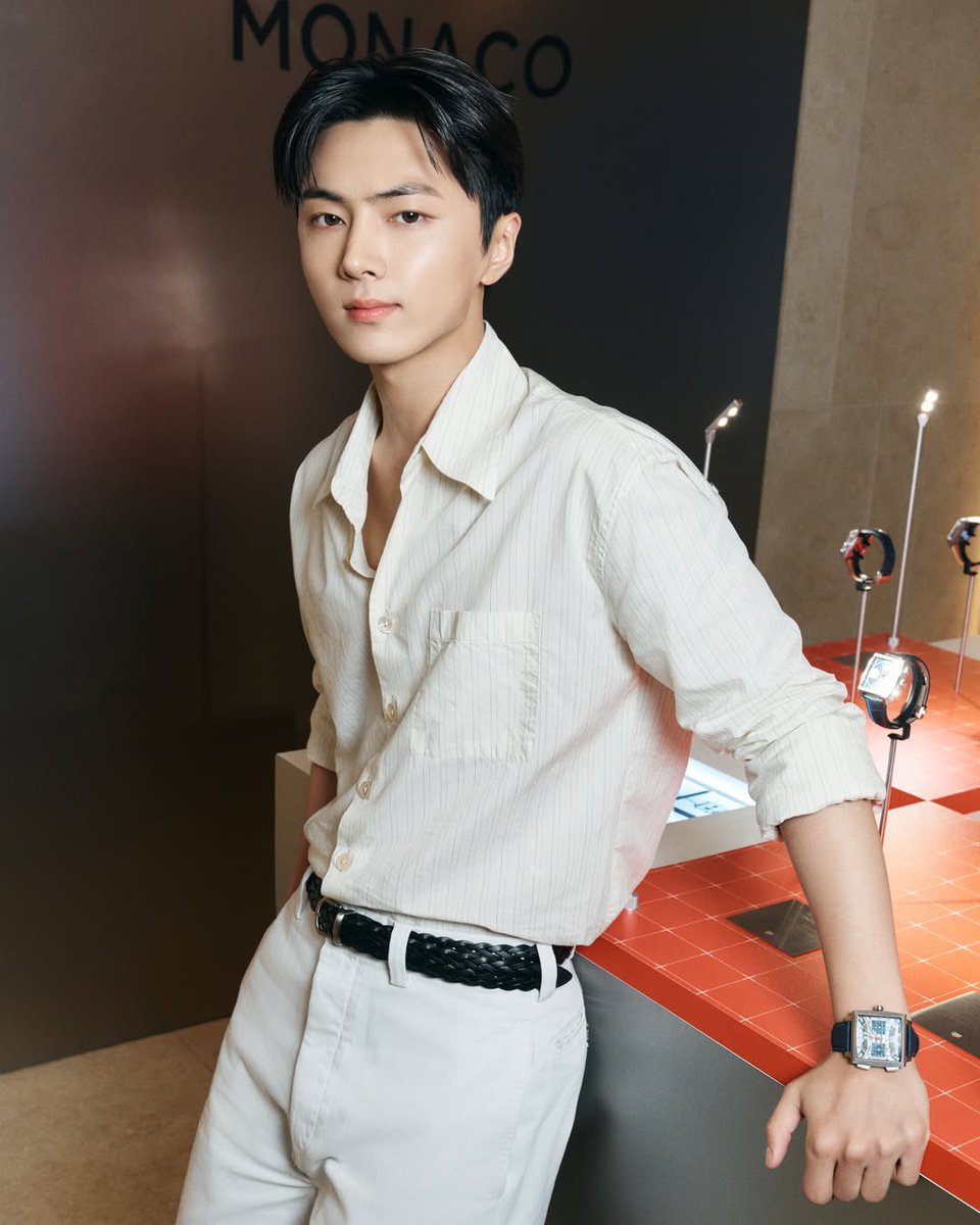 enhypenupdates's tweet photo. [INSTAGRAM] 260615

@.lofficielsingapore Instagram Update with Jay!

🔗: https://t.co/TPzz3EbAJj

@ENHYPEN_members @ENHYPEN #ENHYPEN #엔하이픈 https://t.co/P9pxqzuJuK