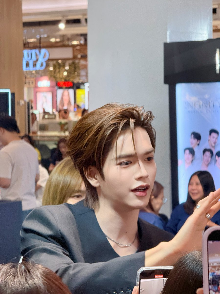 If_Parichat's tweet photo. HBD น้องมาร์คขอให้มีความสุข สุขภาพแข็งแรง ถูกค้นพบมีคนรักเพิ่มขึ้นทุกๆวันเลยนะรูปนี้อาจจะไม่ได้สวยที่สุดแต่เป็นรูปที่เราภูมิใจมากๆเพราะเป็นรูปที่เราถ่ายเอง เป็นมีมี่ตจว อาจจะไม่ได้ไปหาบ่อยๆ แต่มีค.สุขมากๆทุกครั้งที่ได้เจอเลยนะ

MARKJRTN 29TH BD

#Markjrtn29YearsOfRise #markjrtn https://t.co/iSxSs6l338