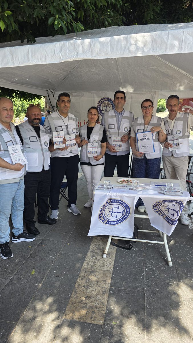 de43129504's tweet photo. #AdaletİçinKademe Akranlarımız arasında 1 güne 1 aya 1 yıla 17 20 yıl adaletmidir? Bu adalet yerine gelene değ yılmayacağız usanmayacağız mücadeleye devam#Emadder# https://t.co/VVhz4q9CyZ