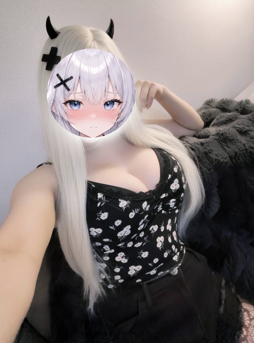 nayuka_devil's tweet photo. 男性に質問です。

こーゆー体型って需要ありますか？ https://t.co/sg9gK7fw7Z