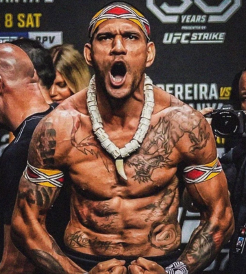 AlexInho_1380's tweet photo. Le Alex Pereira que tout le monde croyait voir / Le Alex Pereira qu'on a vu #gane  #ufcmaisonblanche #UFC #MMA #UFCWhiteHouse https://t.co/AXVCo6eZeb
