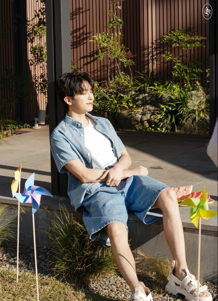 OT7Ahga's tweet photo. Summer is Youngjae’s season 🫠🩵🫧 Our brightest, most handsome ray of sunshine ☀️

@ChoiArs_YJ #YOUNGJAE #영재 @YOUNGJAExArs 🍓 https://t.co/ClMVmtwvKR