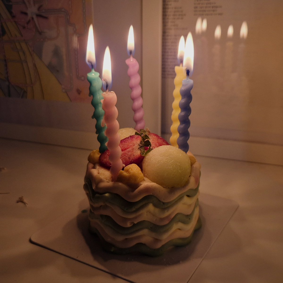 halfpetal_'s tweet photo. happy birthday to me 💗

my sister bought me balloons with bamby's bbuu colour 🥹🩷💙💛 https://t.co/9Lyuihk6La