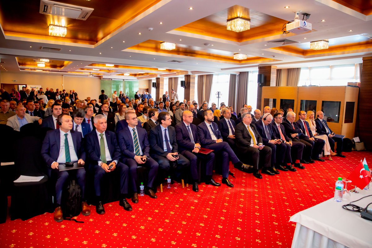 basarsoft's tweet photo. Balkan Business Forum 2026 kapsamında gerçekleştirilen “Ekonomik Büyüme ve Rekabetçiliğin İtici Gücü Olarak Teknoloji ve Yapay Zekâ” oturumunda, Başarsoft Kurucusu ve TOBB Yazılım İhracatı Komitesi Başkanı @akucukpehlivan değerli görüşlerini katılımcılarla paylaştı.

Yapay zekâ, dijital dönüşüm ve bölgesel iş birliklerinin ele alındığı oturum, geleceğin rekabet dinamiklerine ışık tutan verimli bir buluşma oldu.

Katkı sunan tüm konuşmacılara ve organizasyona teşekkür ederiz.