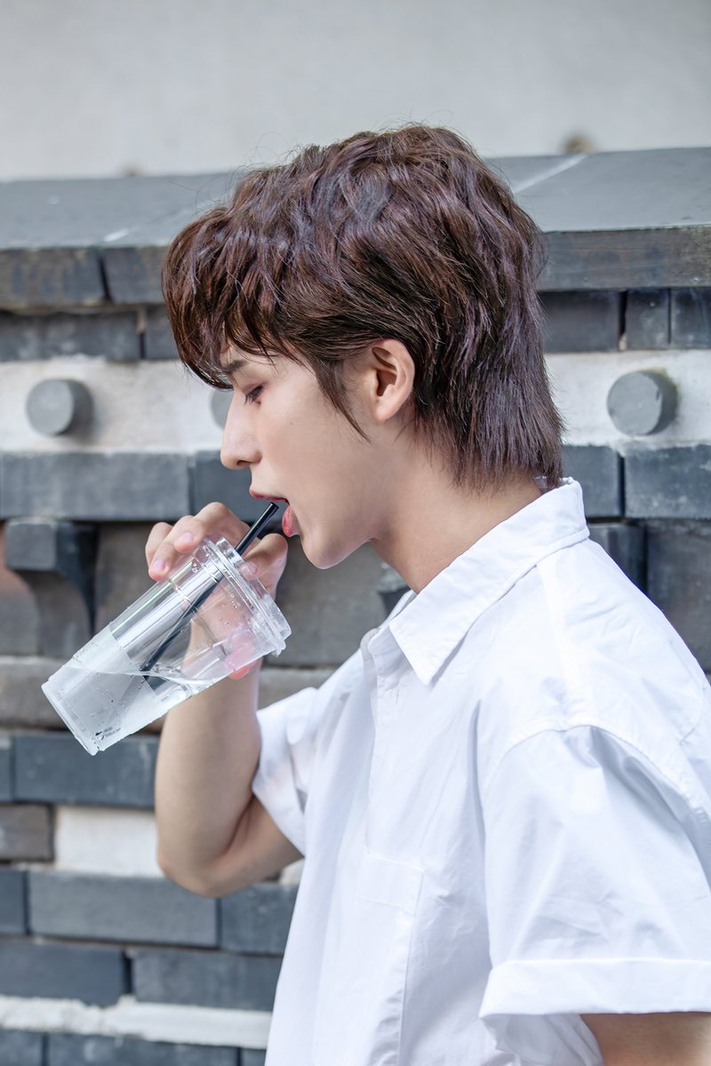 mi_pic_'s tweet photo. 260613 아웃캐스트 퇴근길 #차규민 https://t.co/KZ3zULtVsn