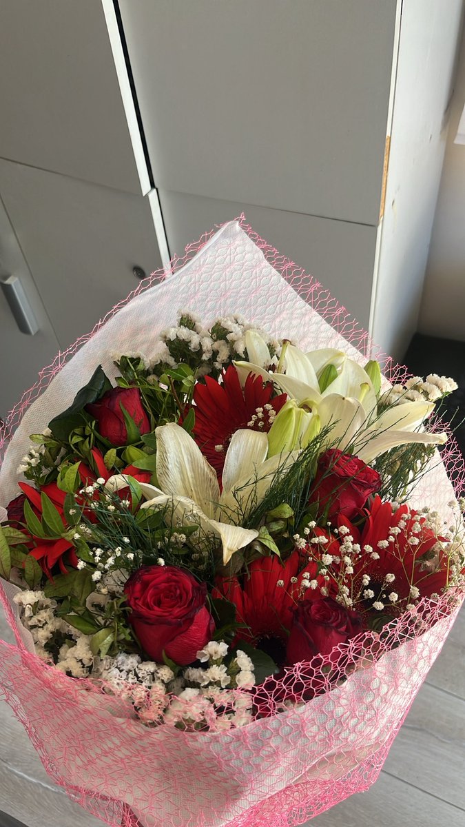 lamiancu's tweet photo. Bir öğretmen için en büyük hediye öğrencilerin sevgisini ve emeğini hissetmektir.Bu ince düşünceniz ve sevginiz için teşekkür ederimm. 🤍 https://t.co/pWC7u6dyPK