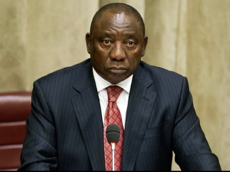 BafanaSurprise's tweet photo. This man took an oath to serve with honour and integrity, now he is expected to appear before the Phala Phala impeachment committee.

Cyril Ramaphosa governs this Country, with his hands dirty. And expect us to see him as an honourable man. All I see is an ever smiling crook! https://t.co/1W9M8kv8BH