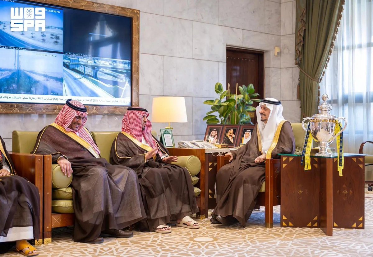 SBA_sport's tweet photo. أمير منطقة الرياض يستقبل رئيس مجلس إدارة شركة نادي النصر وأعضاء مجلس الإدارة بمناسبة تحقيق لقب دوري روشن السعودي لعام 2025-2026 

#دورينا_غير 
#قناة_السعودية https://t.co/oQpmHjQJd4