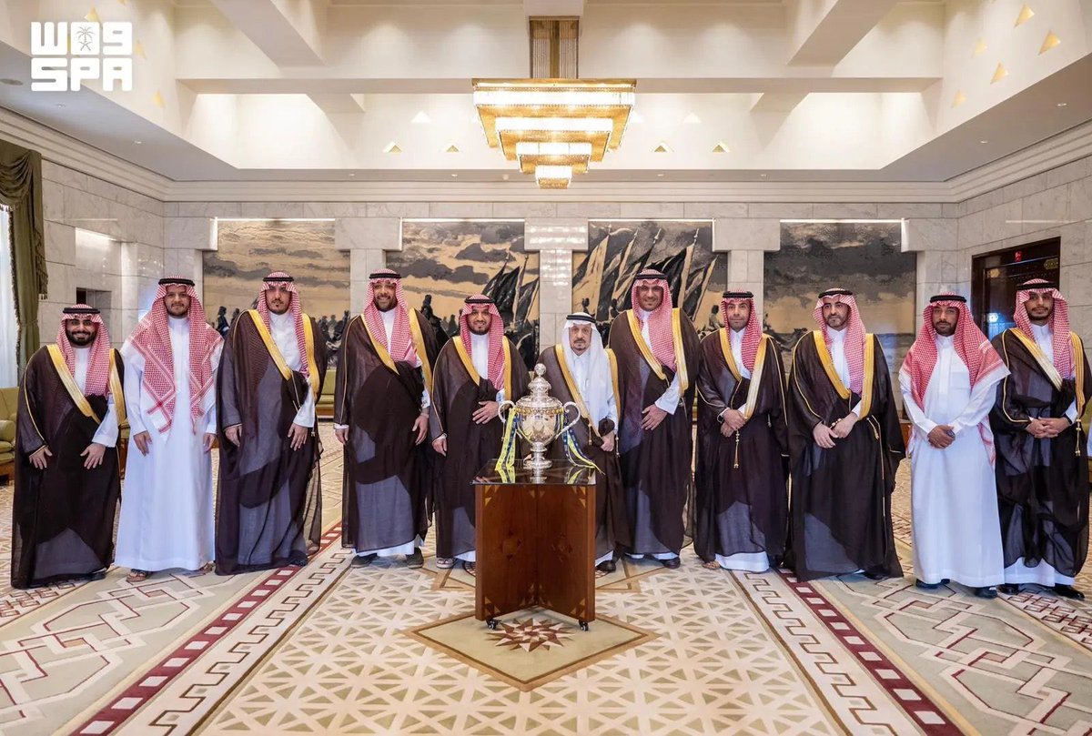 SBA_sport's tweet photo. أمير منطقة الرياض يستقبل رئيس مجلس إدارة شركة نادي النصر وأعضاء مجلس الإدارة بمناسبة تحقيق لقب دوري روشن السعودي لعام 2025-2026 

#دورينا_غير 
#قناة_السعودية https://t.co/oQpmHjQJd4