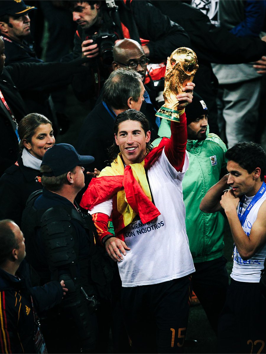 BelicoAdalidRMA's tweet photo. Viva España 🇪🇸 joderrrr a por la segunda estrella! https://t.co/aARh4UlxDv