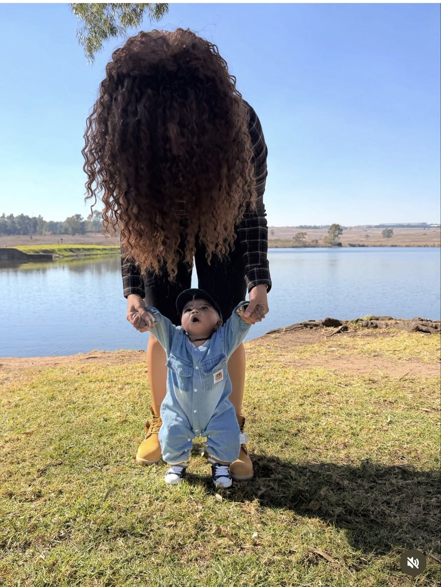 ZeefahK's tweet photo. Even the apple is taller guys😭😭

I’ll stick to peas😫

PICNIC VLOG BY ASHLEY
ASHLEY &amp; ZUZU CHRONICLES 
#WatchAshZuzuVlog https://t.co/Dclohxmw0o