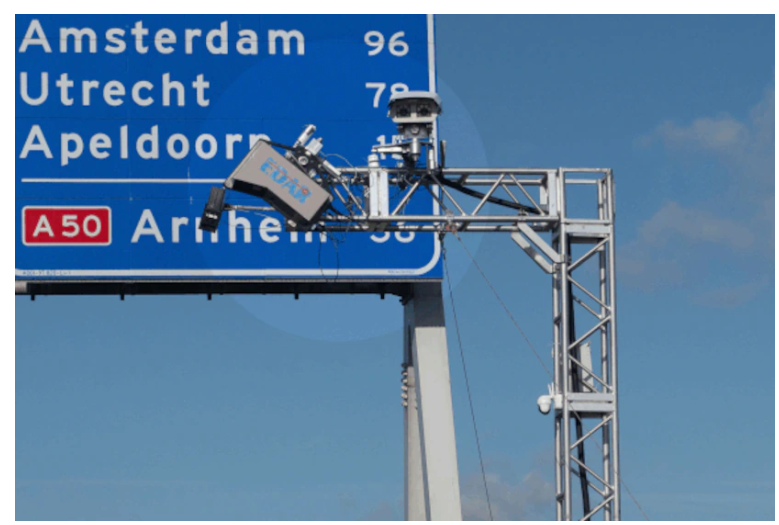 mweeink's tweet photo. Deze nieuwe camera op de A1 registreert de stikstof-, fijnstof- en CO2-uitstoot van voertuigen...De mensen hoeven niet bang te zijn. Het is voorlopig nog een test....

Yeah right... https://t.co/qCvEmAhqxN