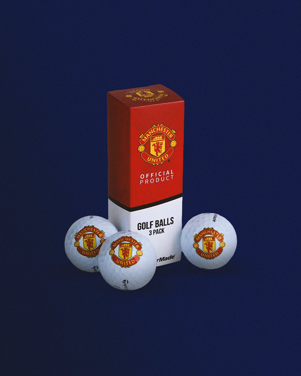 ManUtd's tweet photo. Need a gift for Father's Day? United Store has got you covered! 🤝🎁