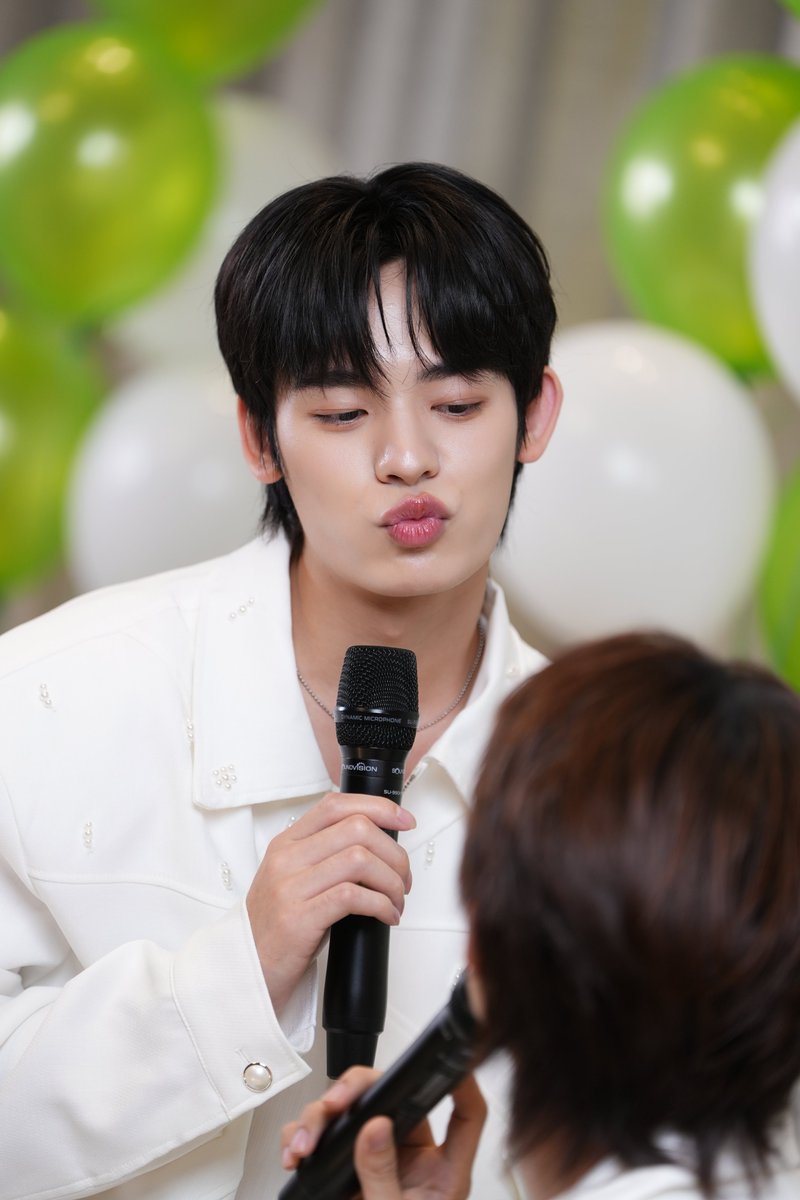 LINEMAN_TH's tweet photo. อย่าทำให้หลงกว่านี้ได้ไหม ><

📲 https://t.co/YcqVjhCBVj

LINE MAN x Teetee Por
#LINEMANถูกสุดทุกวันxTeeteePor
#LINEMANถูกสุดทุกวัน
#LINEMANWongnaiUsersChoice

*เงื่อนไขเป็นไปตามที่ LINE MAN กำหนด ตามข้อกำหนดที่ได้มีการเผยแพร่ตามช่องทางเว็บไซต์ https://t.co/84mzyJKL5u https://t.co/DiuBKUKczt