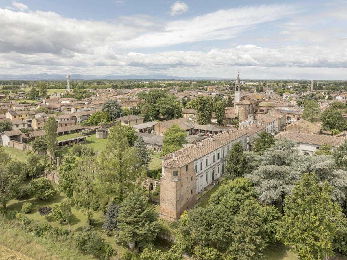 polimi's tweet photo. The results of Borghilenti were presented: the project focusing on slow tourism, social inclusion, urban regeneration and cultural revitalization built by @dastu_polimi and the Municipality of Castelnuovo Bocca d'Adda.
https://t.co/v4taxkJkHq 

#PolimiResearch https://t.co/YoHKq8fgRI