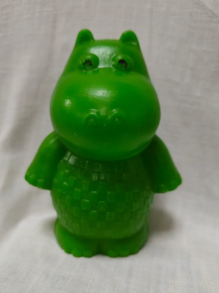 sovietvisuals's tweet photo. Soviet plastic toy, 1978. https://t.co/OhXEswqqe5